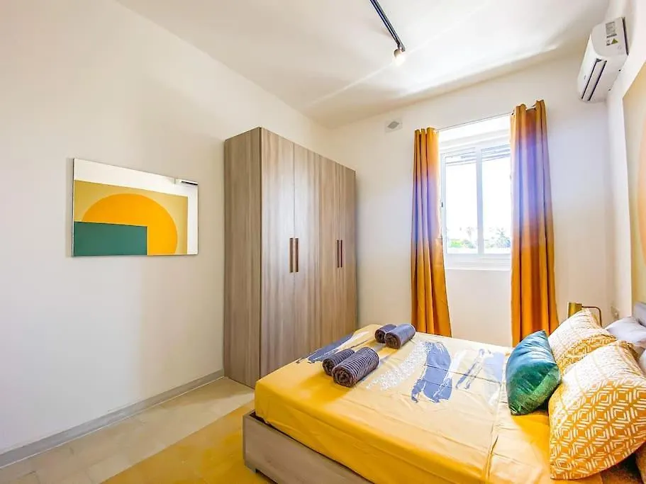 Moonstone Manor 3- Sliema Strand, Gzira Apartment 0*,
