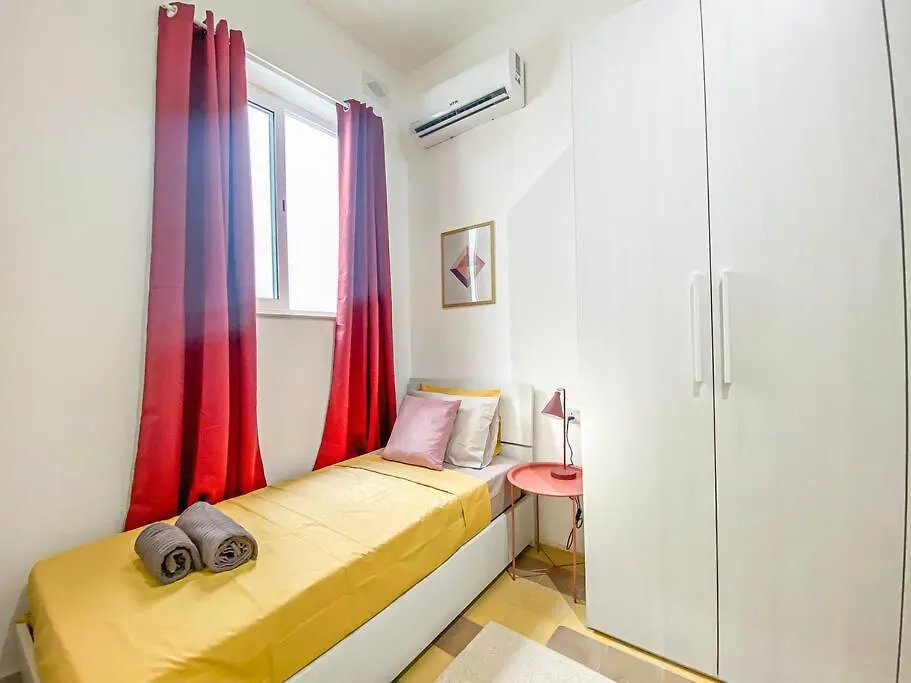 Moonstone Manor 3- Sliema Strand, Gzira Apartment