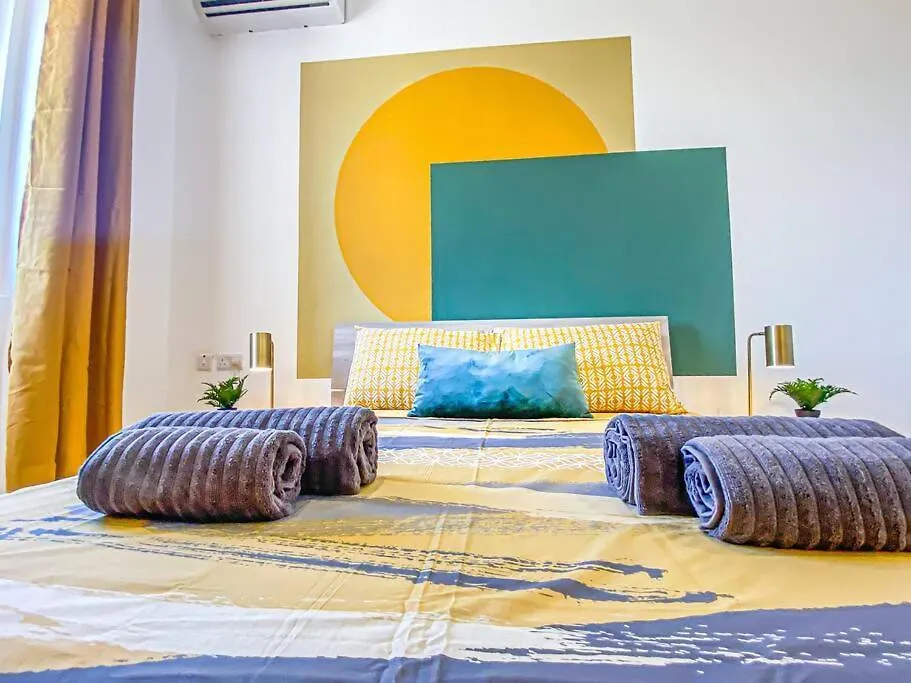 Moonstone Manor 3- Sliema Strand, Gzira Apartment 0*,  Malta
