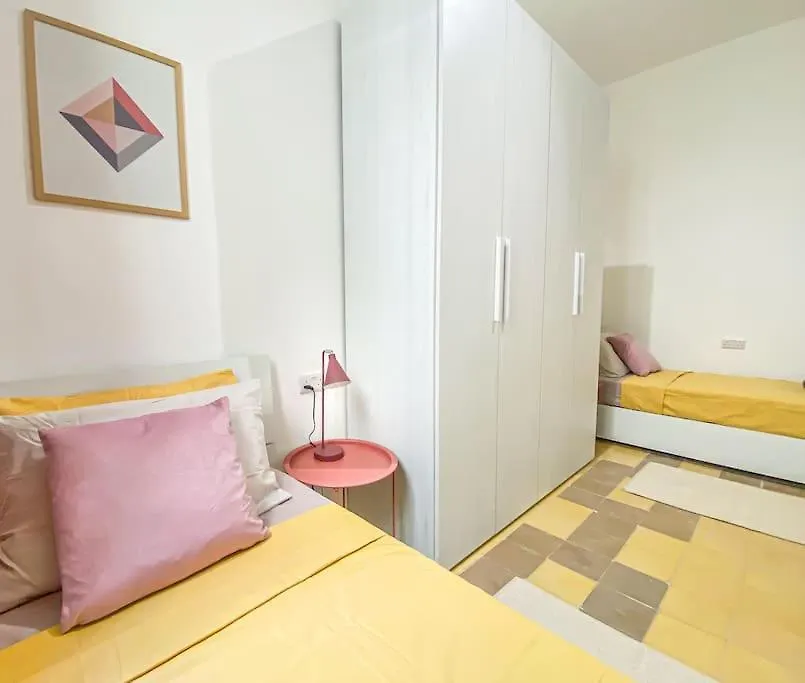 Moonstone Manor 3- Sliema Strand, Gzira Apartment