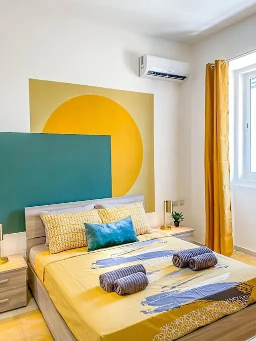 Moonstone Manor 3- Sliema Strand, Gzira Apartment