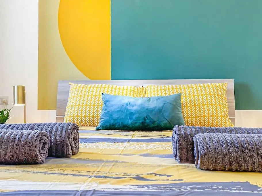 Moonstone Manor 3- Sliema Strand, Gzira Apartment Malta