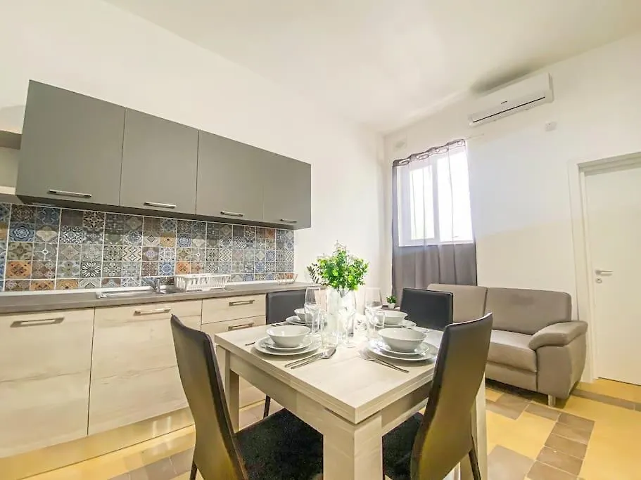 Moonstone Manor 3- Sliema Strand, Gzira Apartment